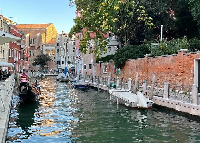 Venice Luxury Suite - Private Jacuzzi And Design