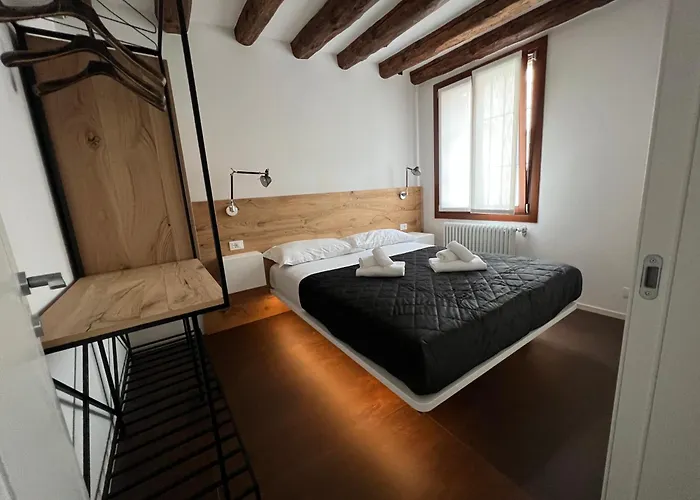 Venice Luxury Suite - Private Jacuzzi And Design